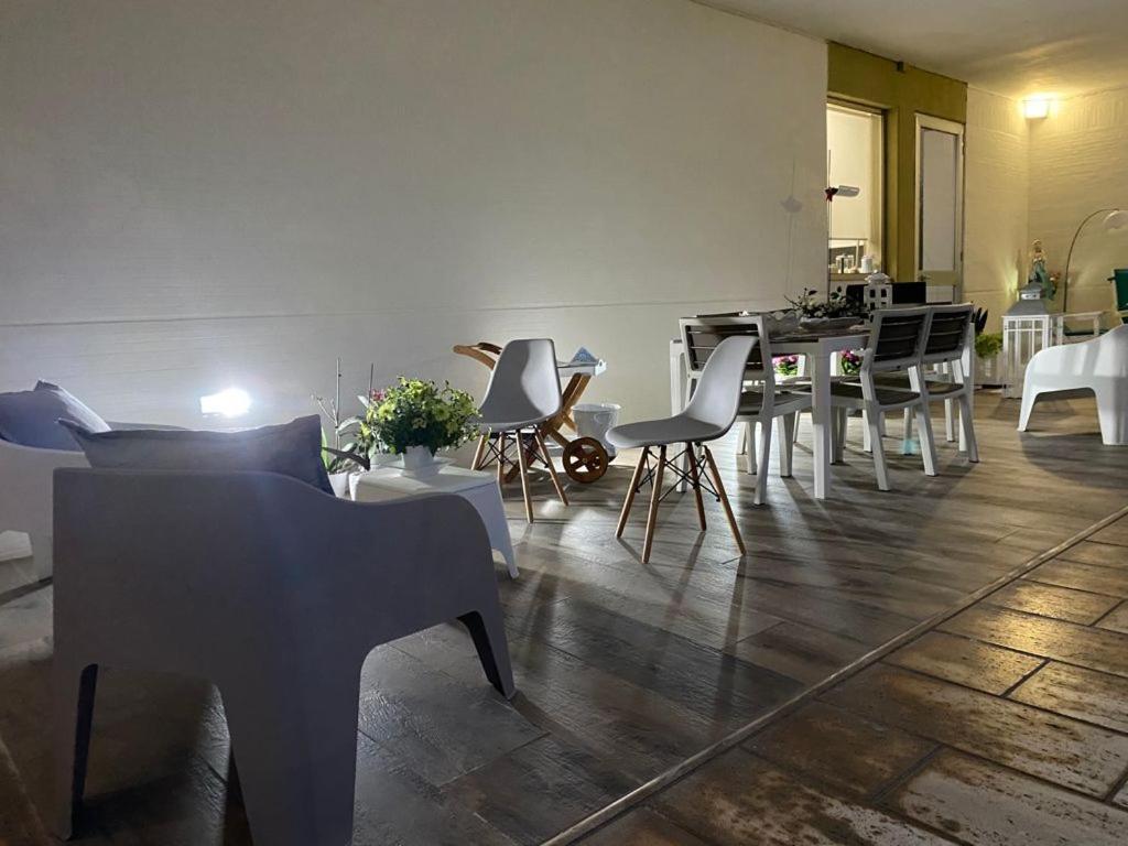 Virò House Acomodação com café da manhã Squinzano Exterior foto
