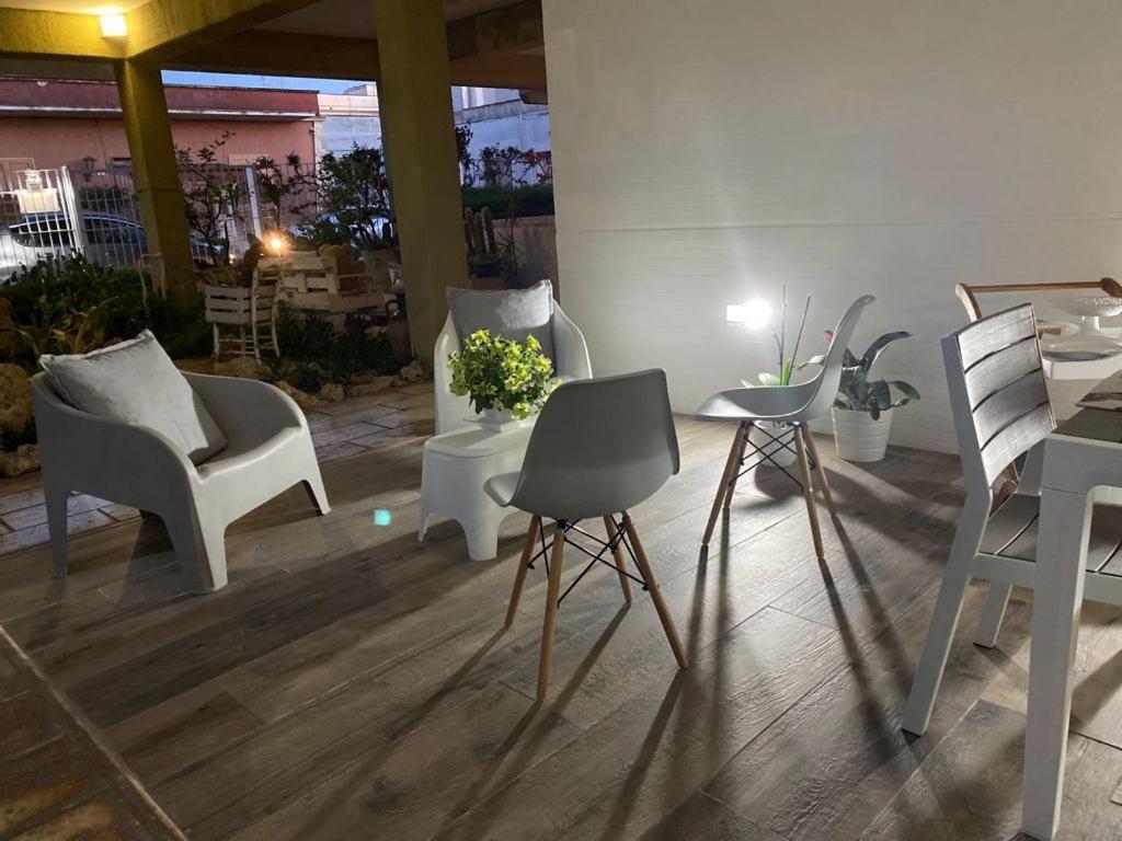Virò House Acomodação com café da manhã Squinzano Exterior foto