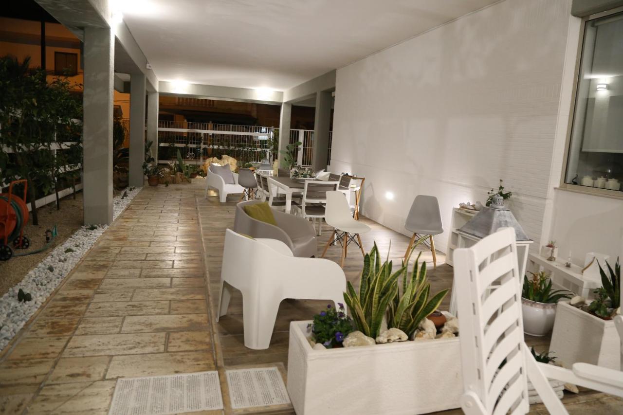Virò House Acomodação com café da manhã Squinzano Exterior foto