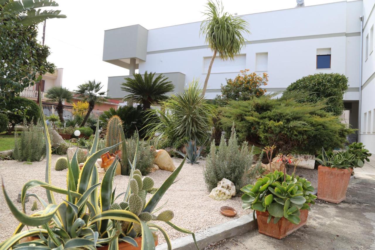 Virò House Acomodação com café da manhã Squinzano Exterior foto
