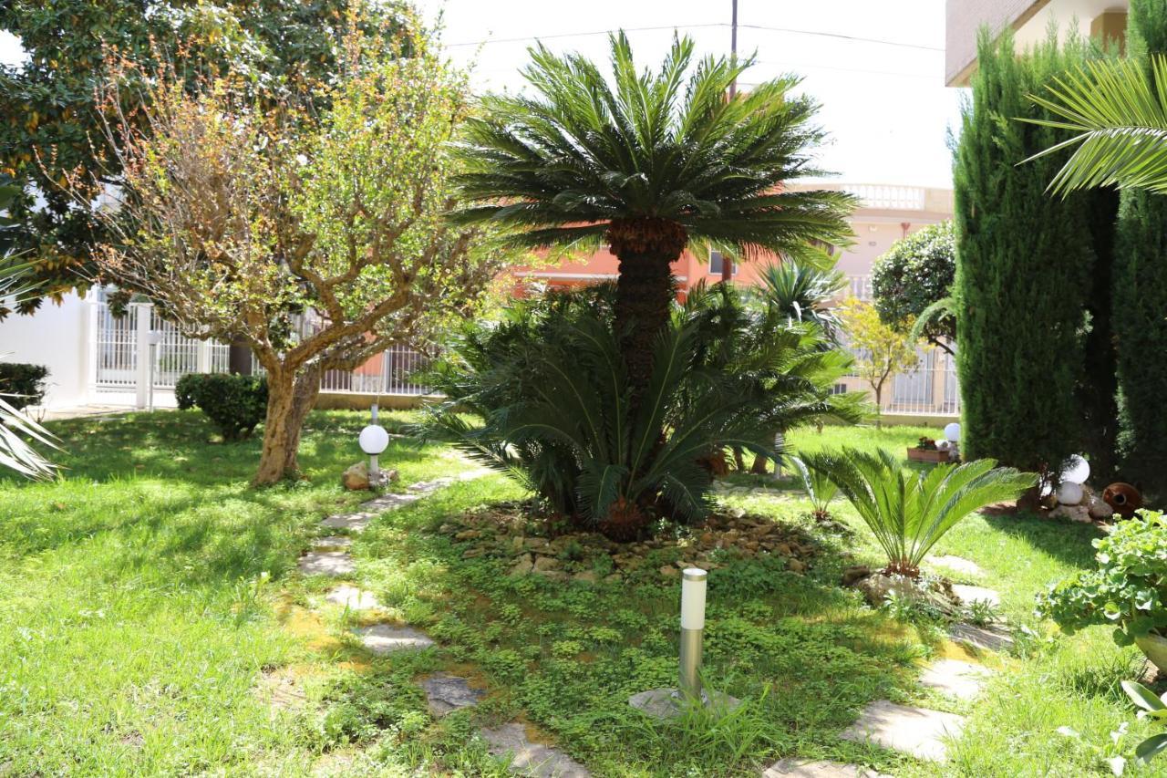 Virò House Acomodação com café da manhã Squinzano Exterior foto