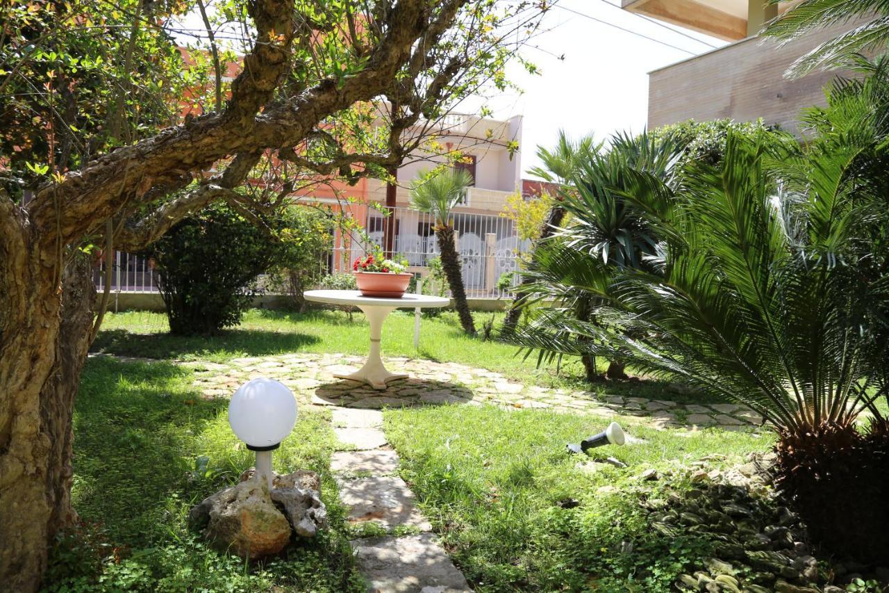 Virò House Acomodação com café da manhã Squinzano Exterior foto